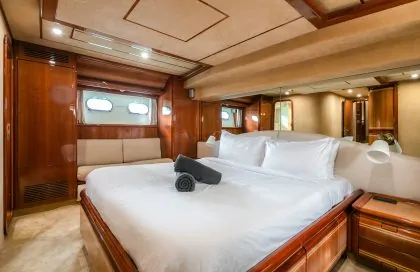 FERRETTI 80FT SOFIA