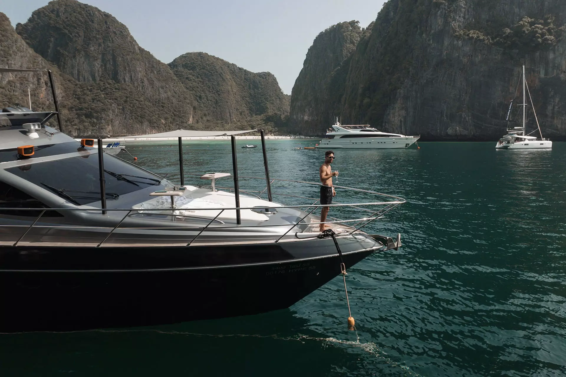 Яхта HYPE LUXURY YACHT