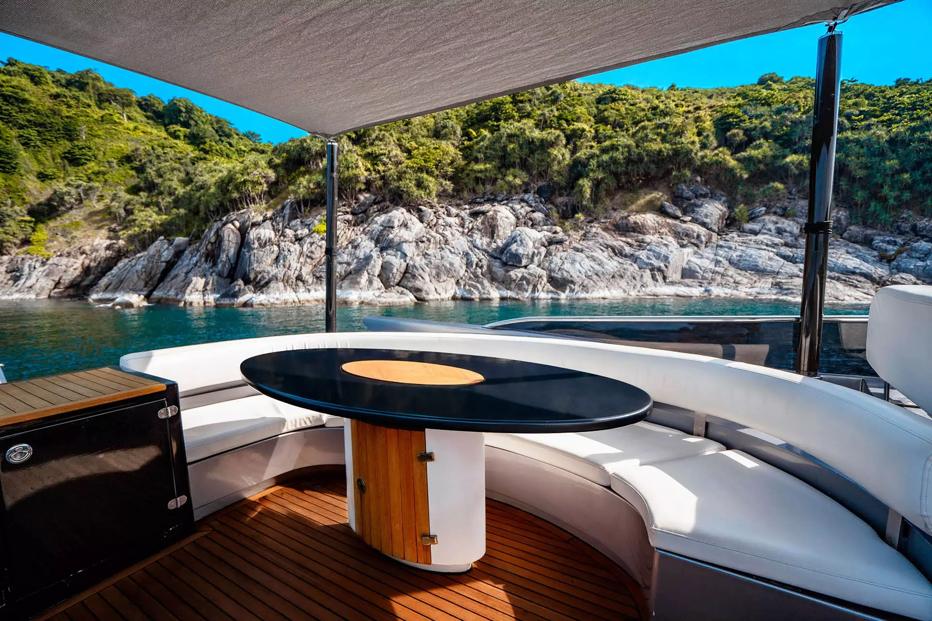 Яхта HYPE LUXURY YACHT