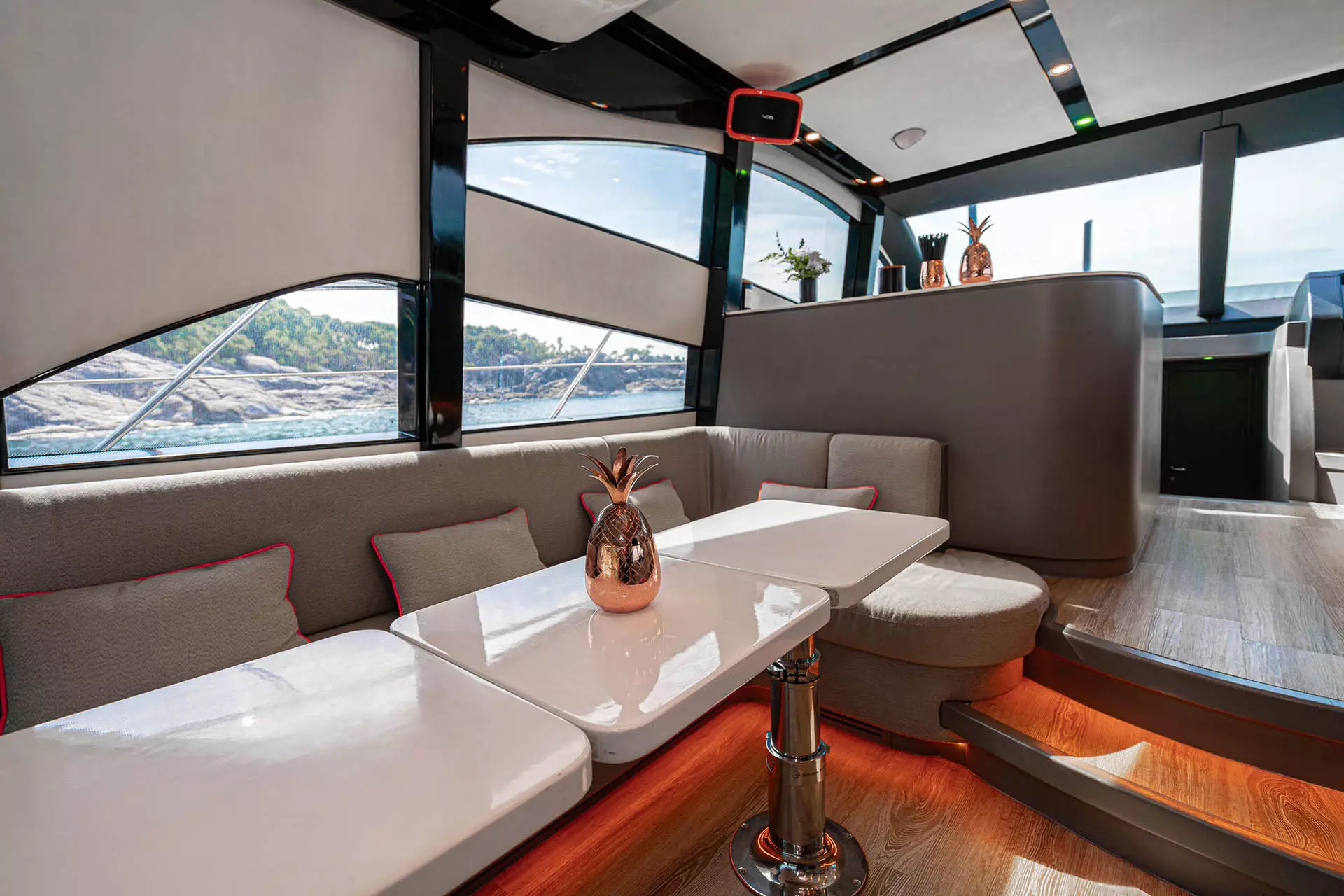 Яхта HYPE LUXURY YACHT